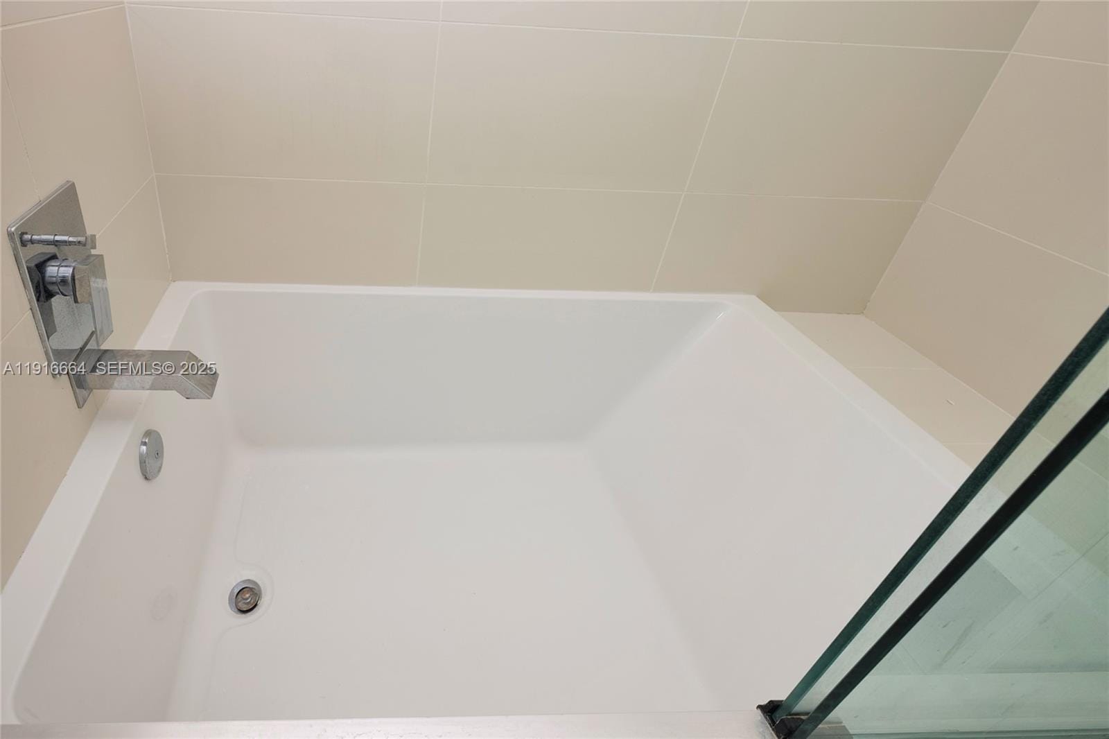 45 SW 9th Street 1504, Miami, FL 33130 photo 23