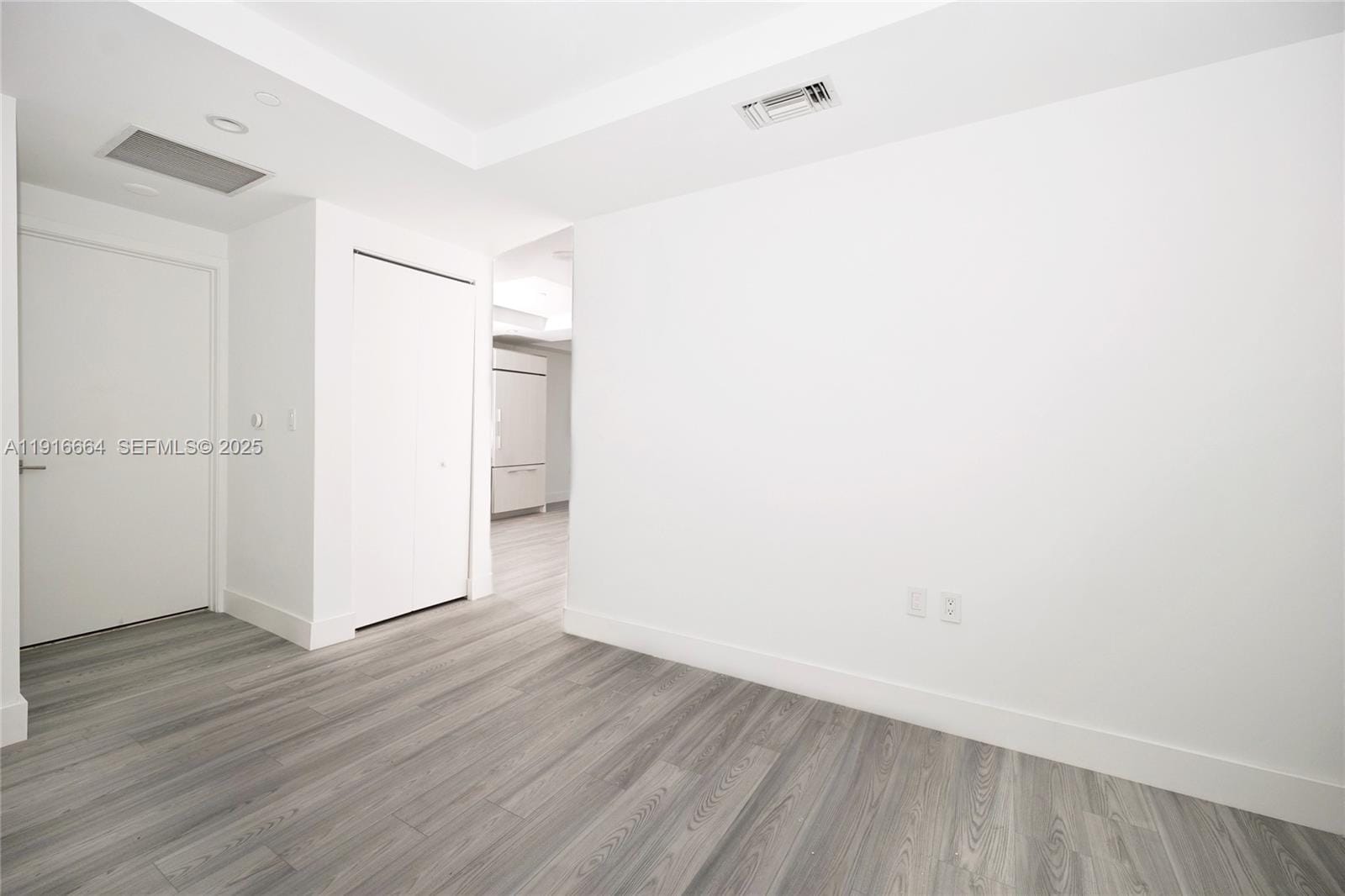 45 SW 9th Street 1504, Miami, FL 33130 photo 5