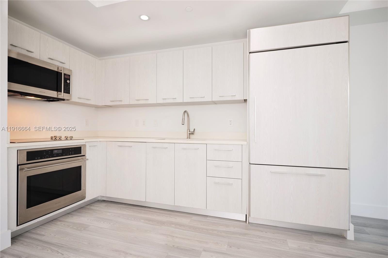 45 SW 9th Street 1504, Miami, FL 33130 photo 6