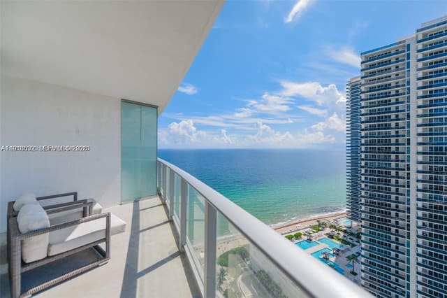 4111 S Ocean Drive 2711, sold in Lyfe Hyde, Hollywood, FL