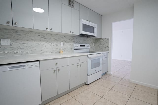 1849 S Ocean Drive 1509, Plaza Towers South, Hallandale Beach, FL