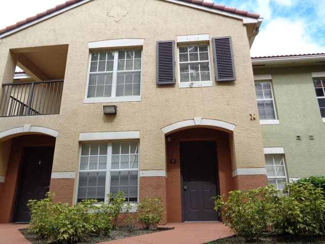 10300 Fox Trail Road S 810, sold in Spa At Sunset Isles Condominium, Royal Palm Beach, FL