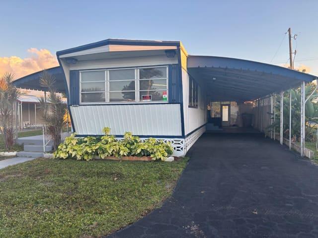 562 NE 47th St, Lot 393, Deerfield Beach, FL 33064