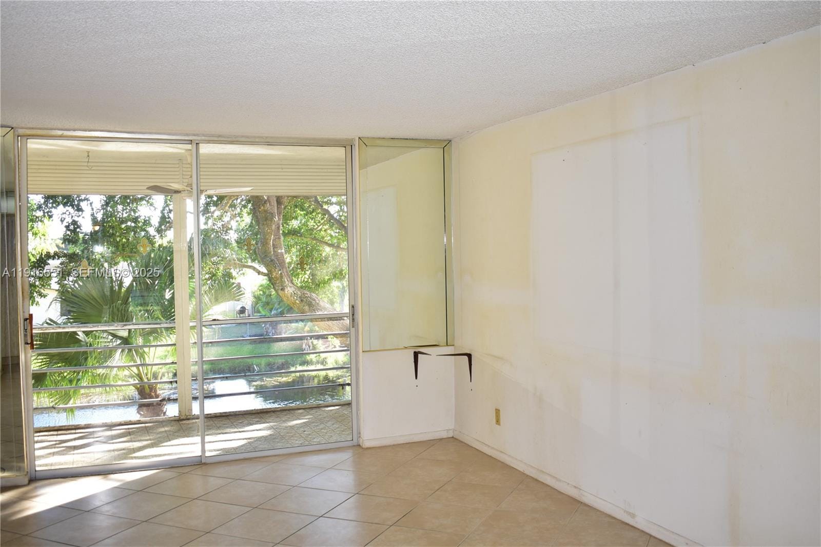 9370 Sunrise Lakes Boulevard 203 — photo 2
