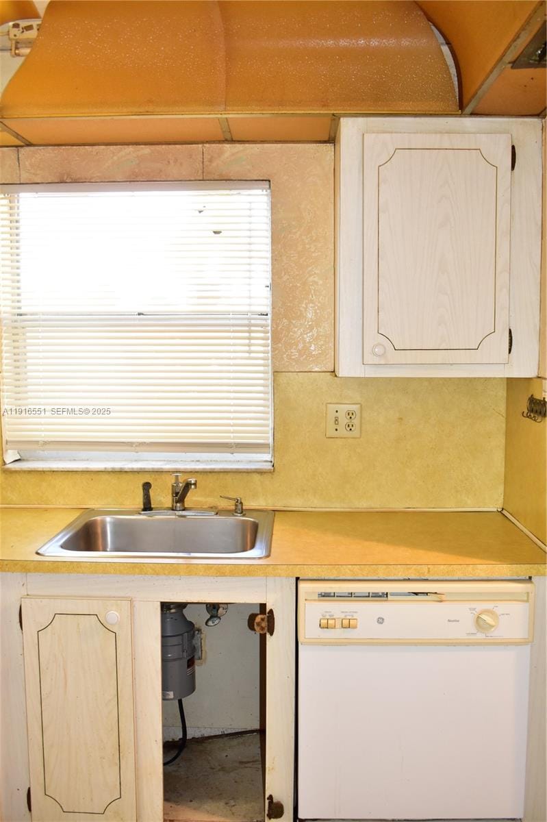 9370 Sunrise Lakes Boulevard 203 — photo 7
