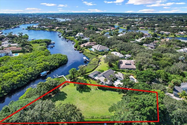 18021 SE Laurel Leaf Lane, Jupiter, FL 33469