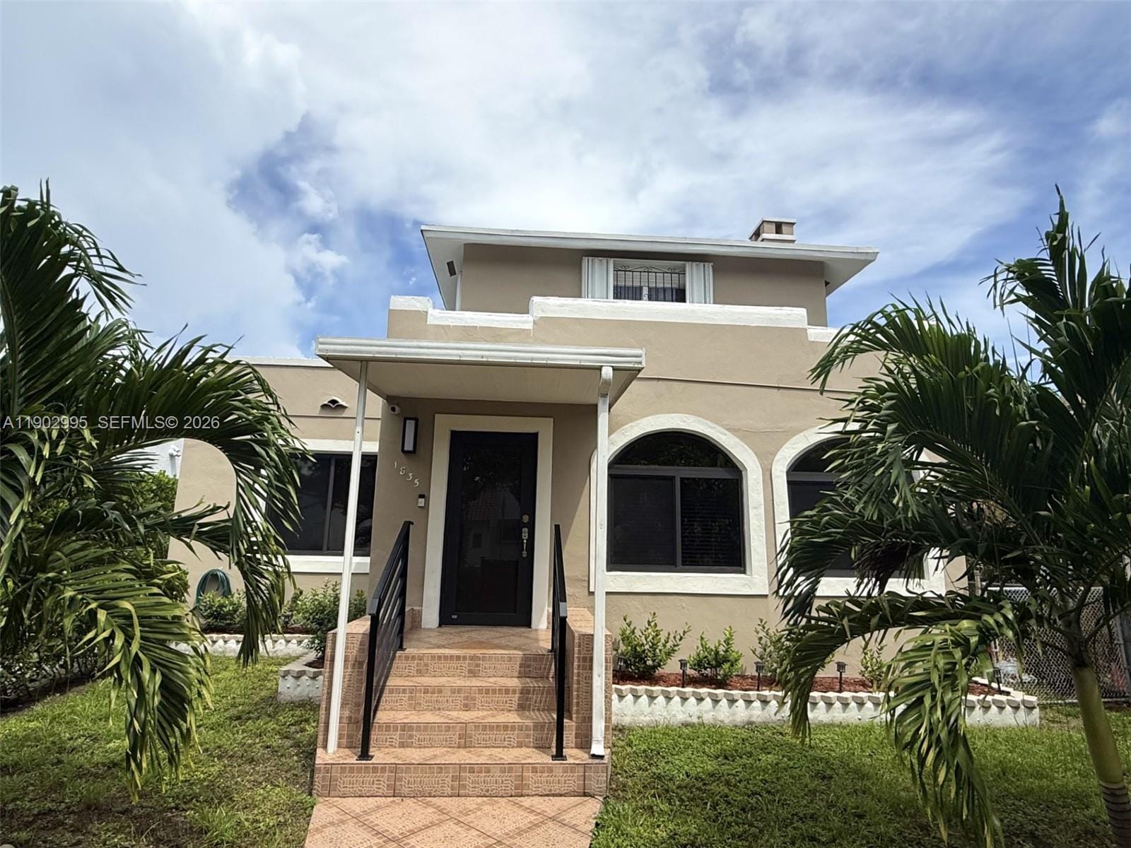 1835 SW 10th Street — photo 2