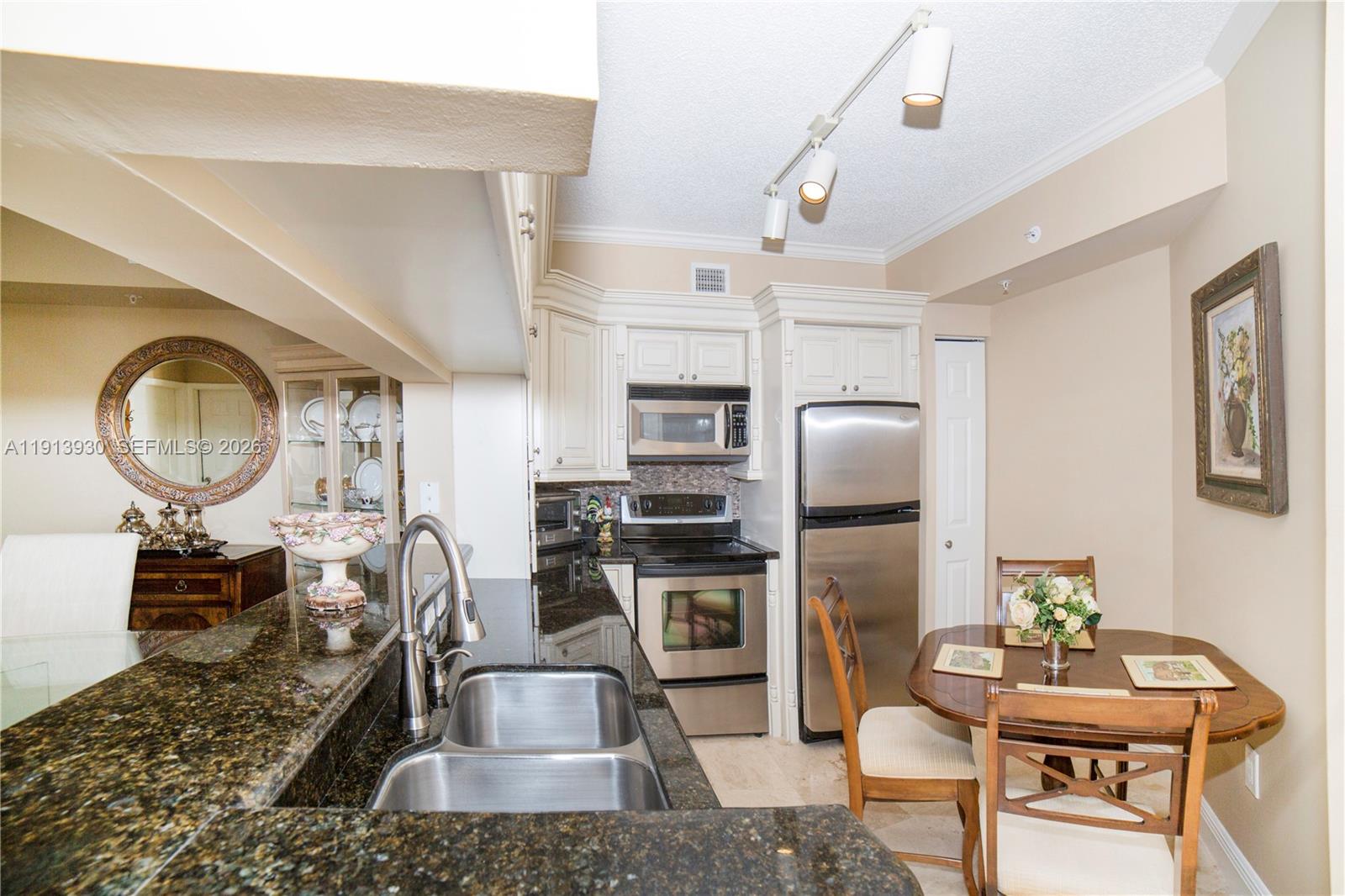17100 N Bay Road 1107 — photo 10