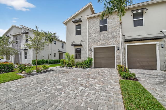 8606 Via Mar Rosso, sold in Town Commons, Lake Worth, FL