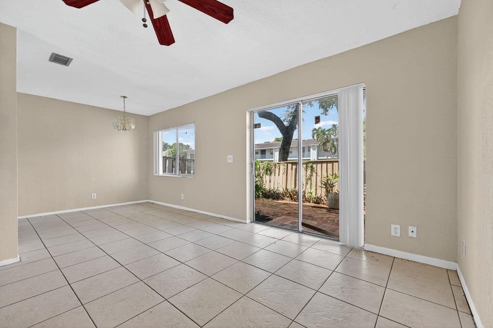 2218 NW 58th Avenue 27A, Lauderhill, FL 33313 photo 8
