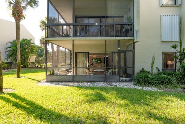 2550 Presidential Way 107, West Palm Beach, FL 33401