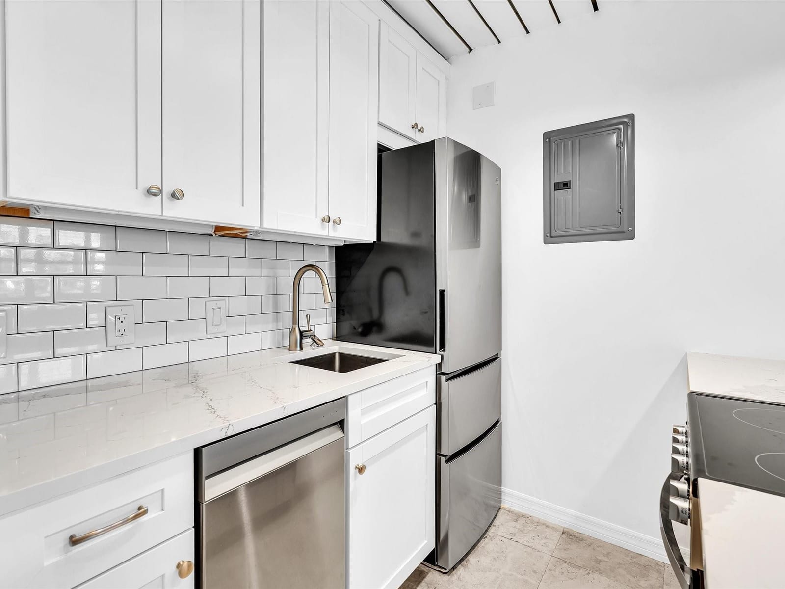 801 NE 18th Court 103 — photo 7
