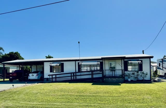 1924 SE 30th Street, Okeechobee, FL 34974