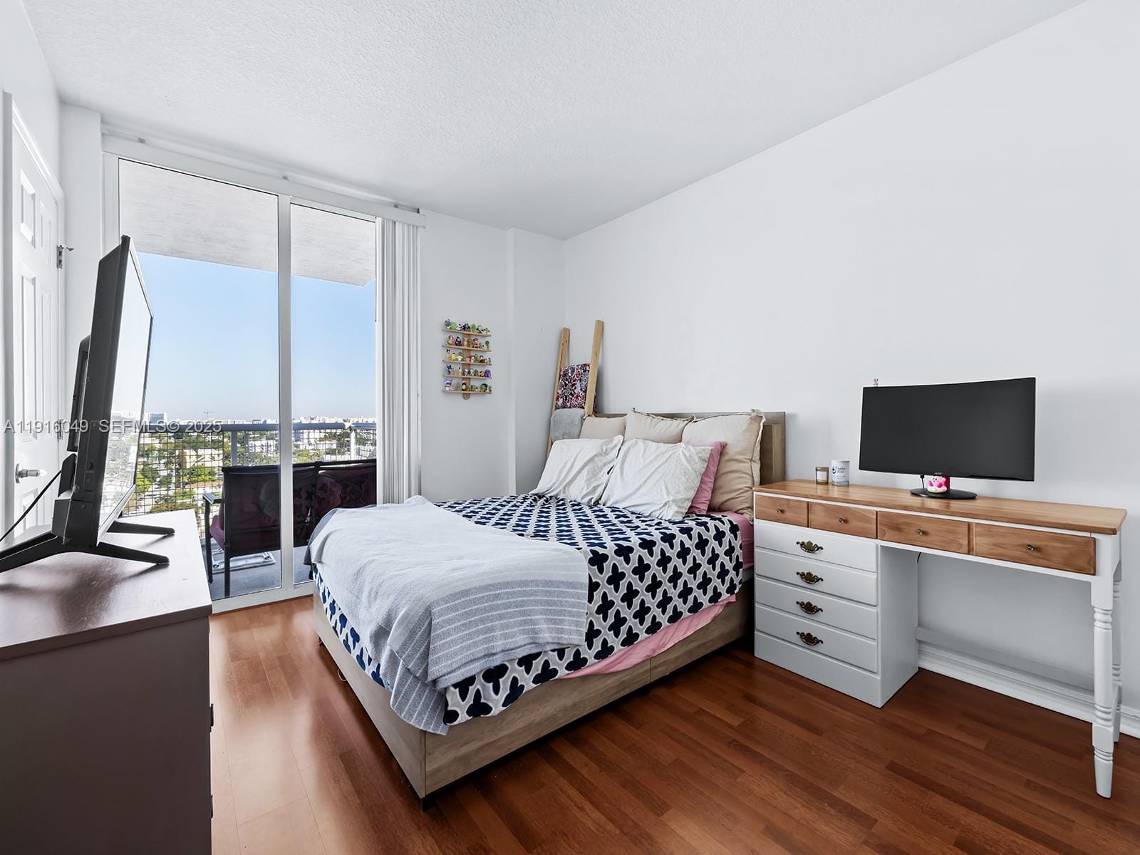 900 SW 8th Street 1208, Miami, FL 33130 photo 13