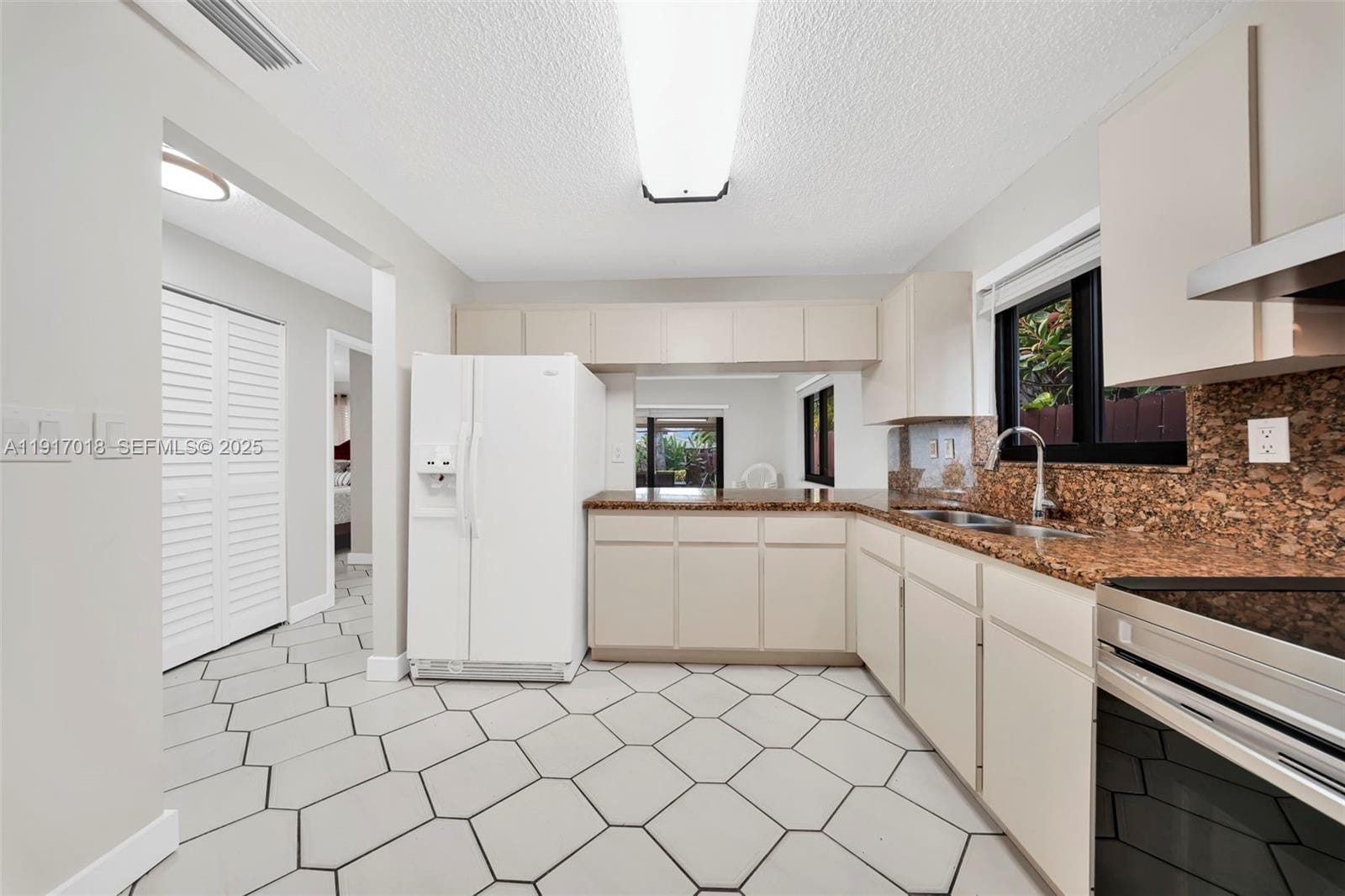 202 NW 60th Avenue, Miami, FL 33126 photo 15