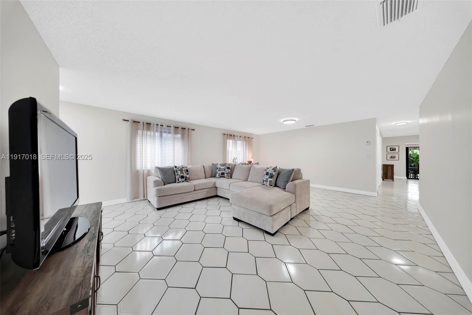 202 NW 60th Avenue, Miami, FL 33126 photo 6