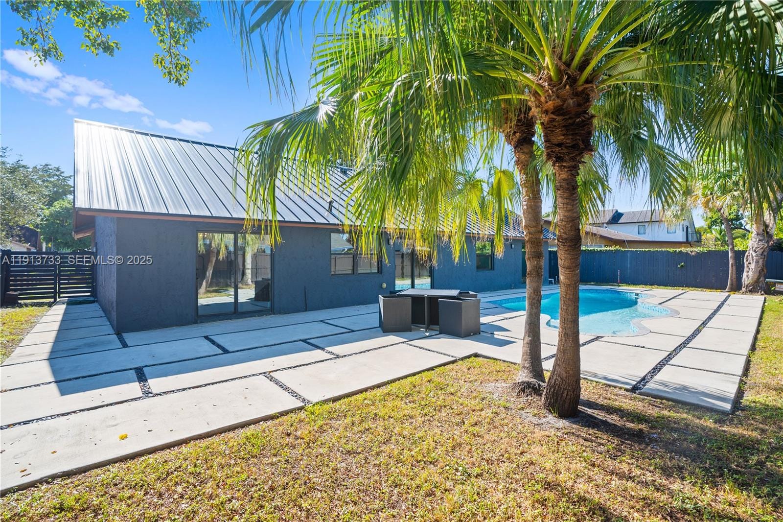 841 NE 205th Street, Miami, FL 33179 photo 4