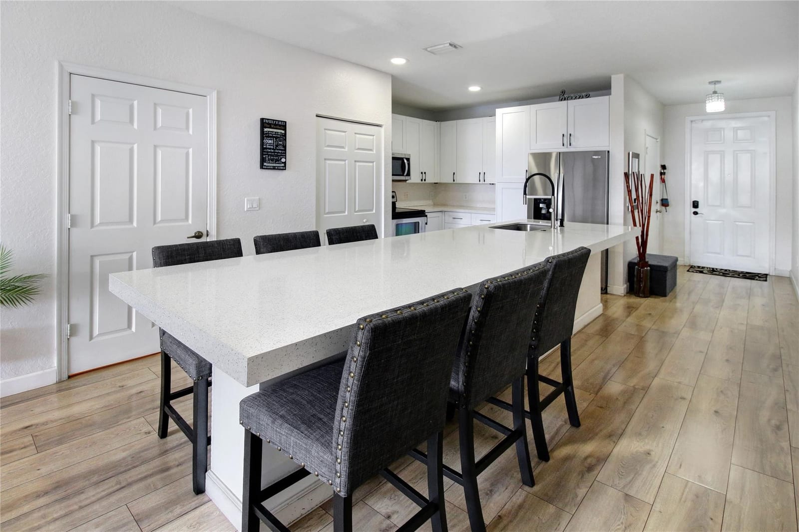 8256 Prestige Commons Drive 8256 — photo 11