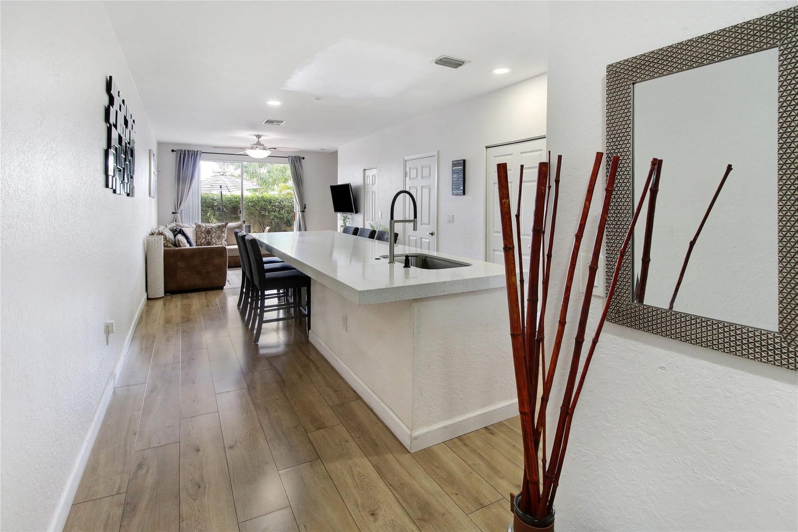 8256 Prestige Commons Drive 8256 — photo 6