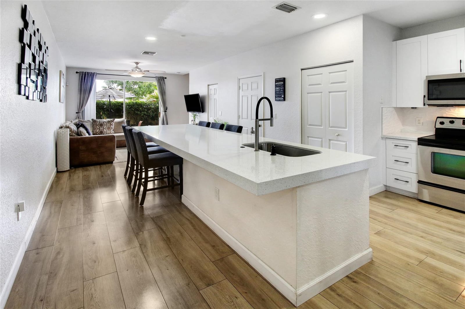 8256 Prestige Commons Drive 8256 — photo 7