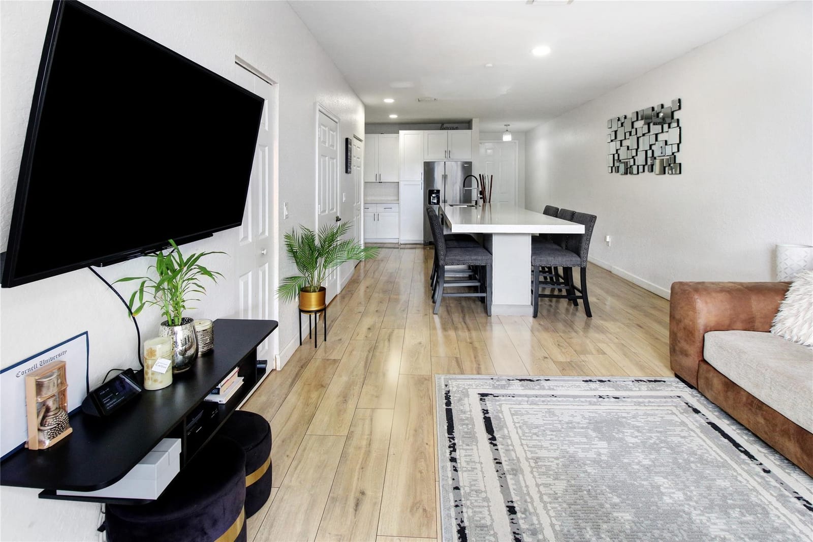 8256 Prestige Commons Drive 8256 — photo 10