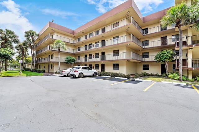 3141 NW 47th Terrace 130, Cypress Chase North, Lauderdale Lakes, FL
