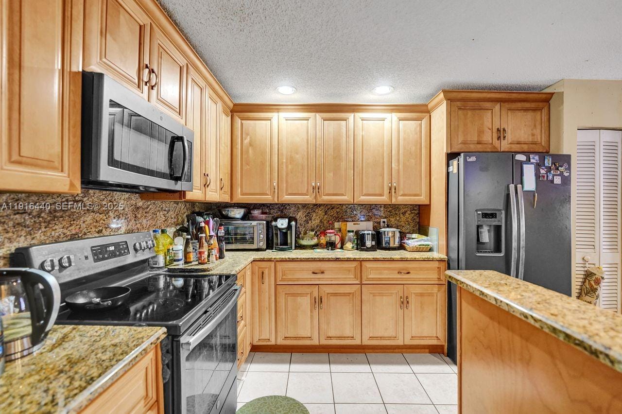 2350 E Lake Miramar Circle, Miramar, FL 33025 photo 14