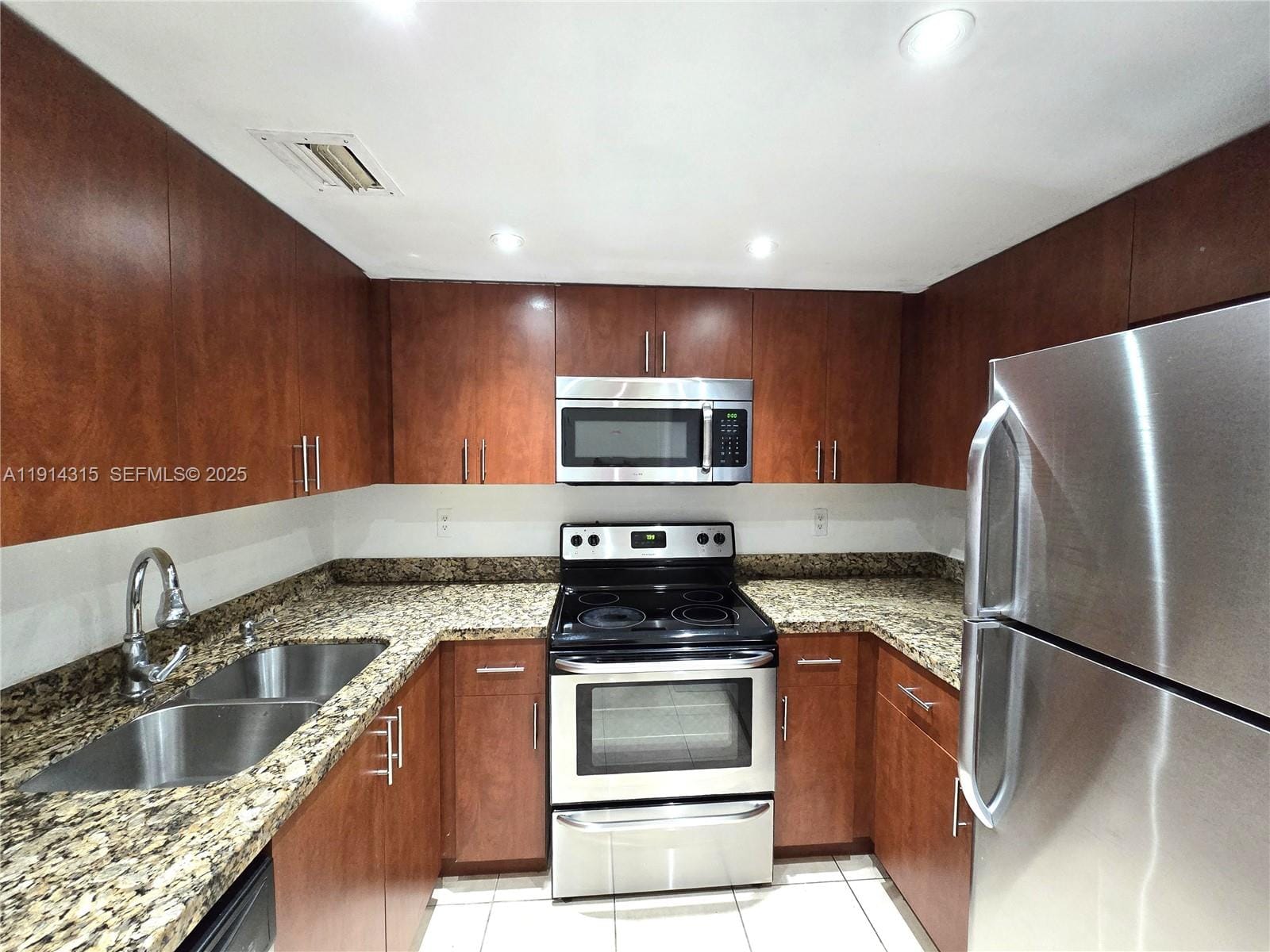 6940 Miami Gardens Drive 1-319 — photo 2