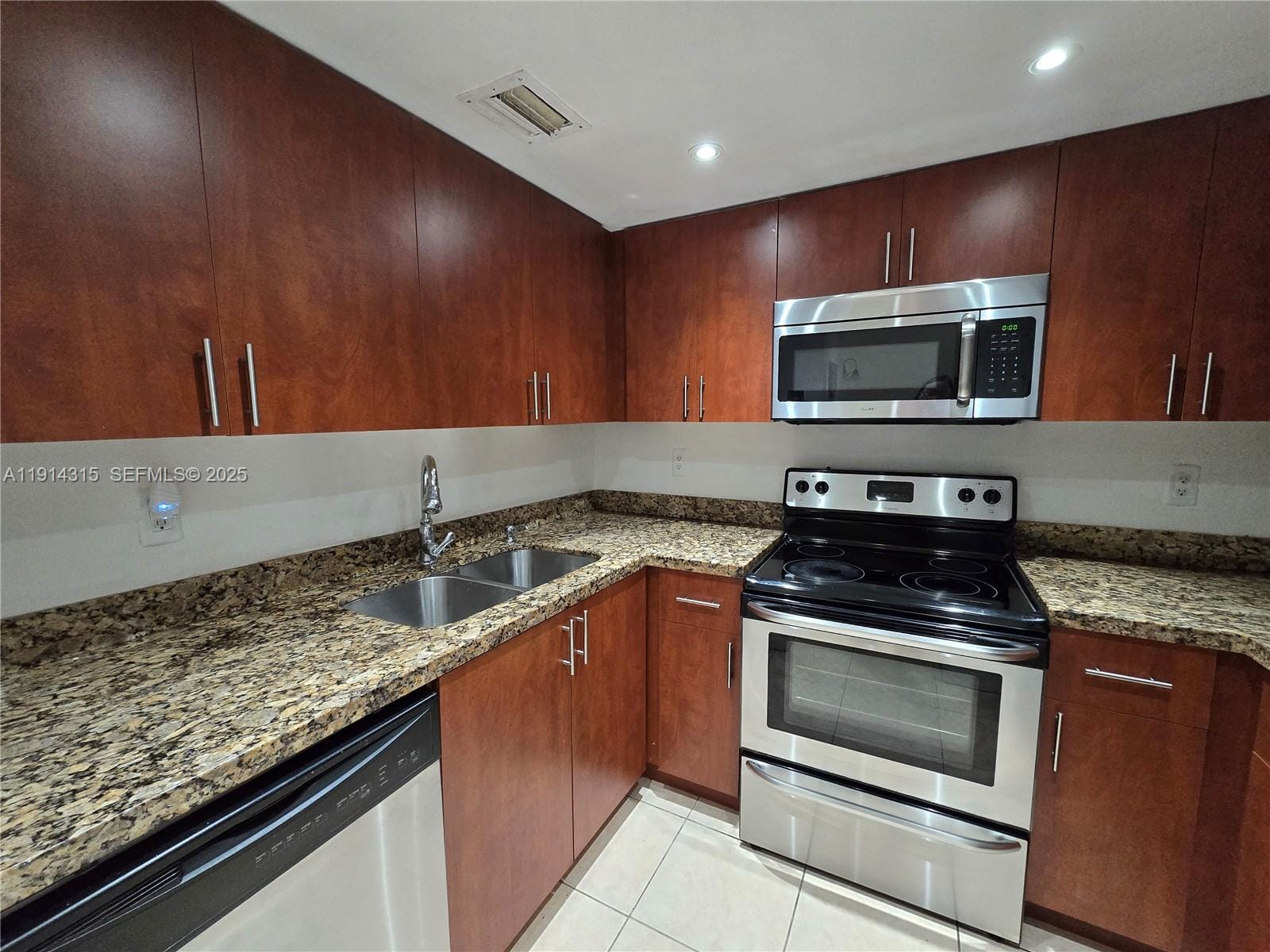 6940 Miami Gardens Drive 1-319 — photo 3