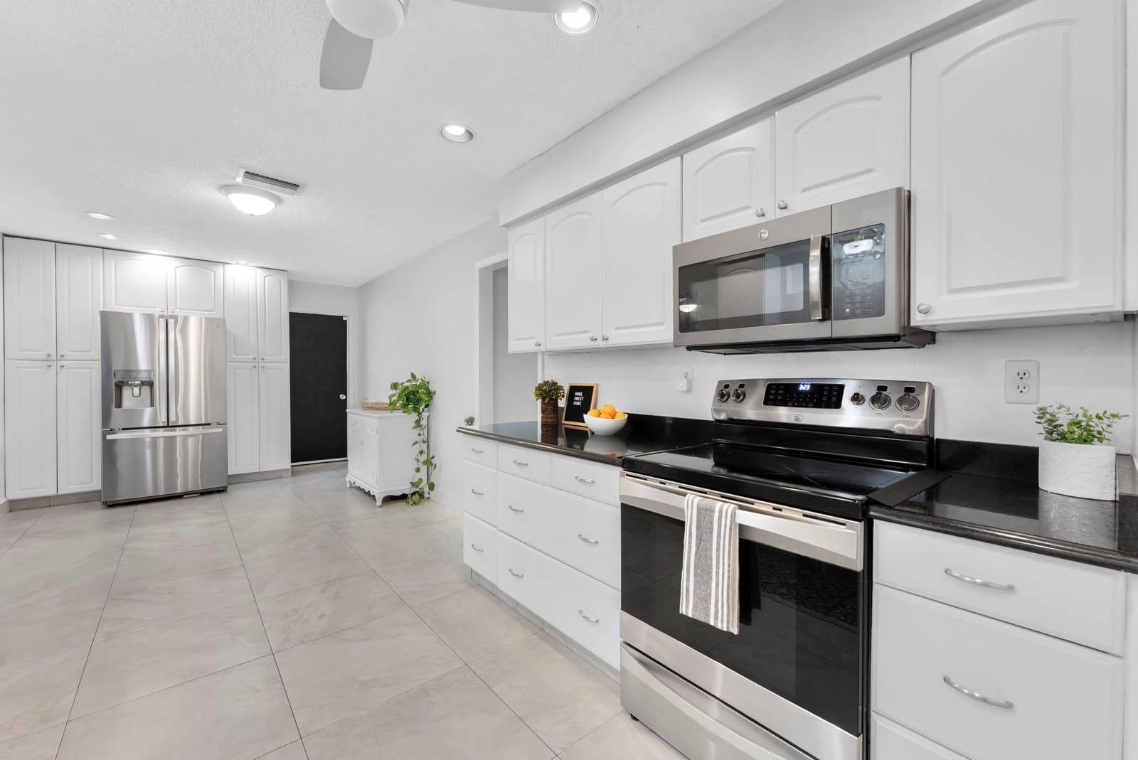 10015 NW 83rd Street — photo 4