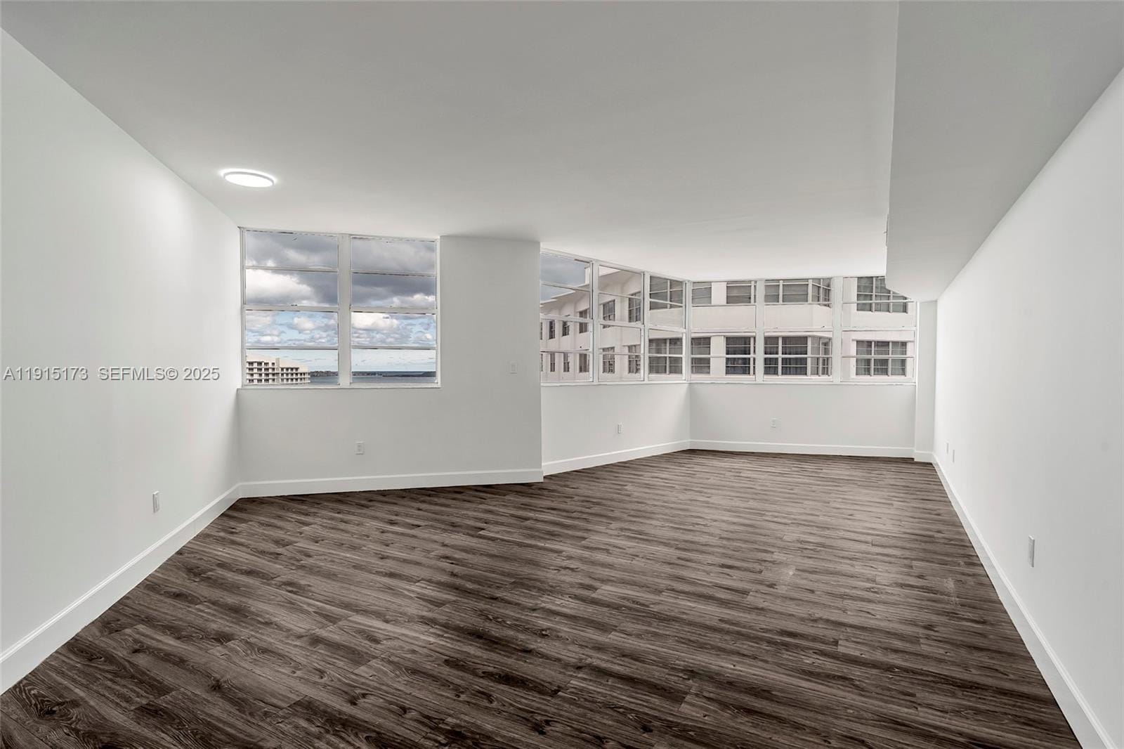 825 Brickell Bay Drive 1942, Miami, FL 33131 photo 14
