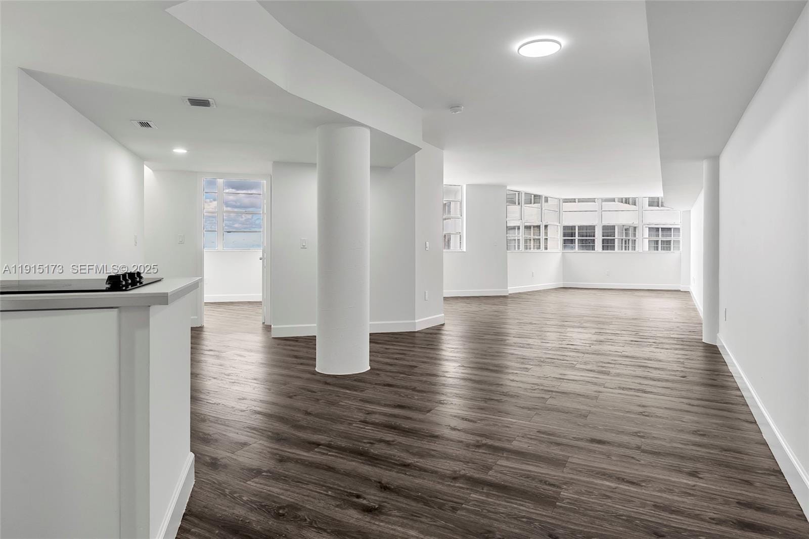 825 Brickell Bay Drive 1942 — photo 3