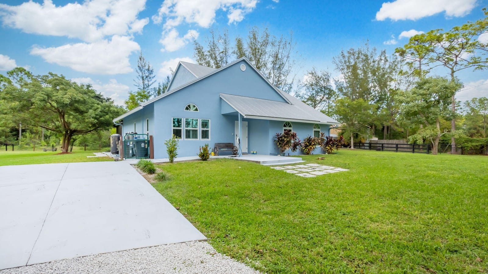 15541 80th Lane N, The Acreage, FL 33470 photo 4
