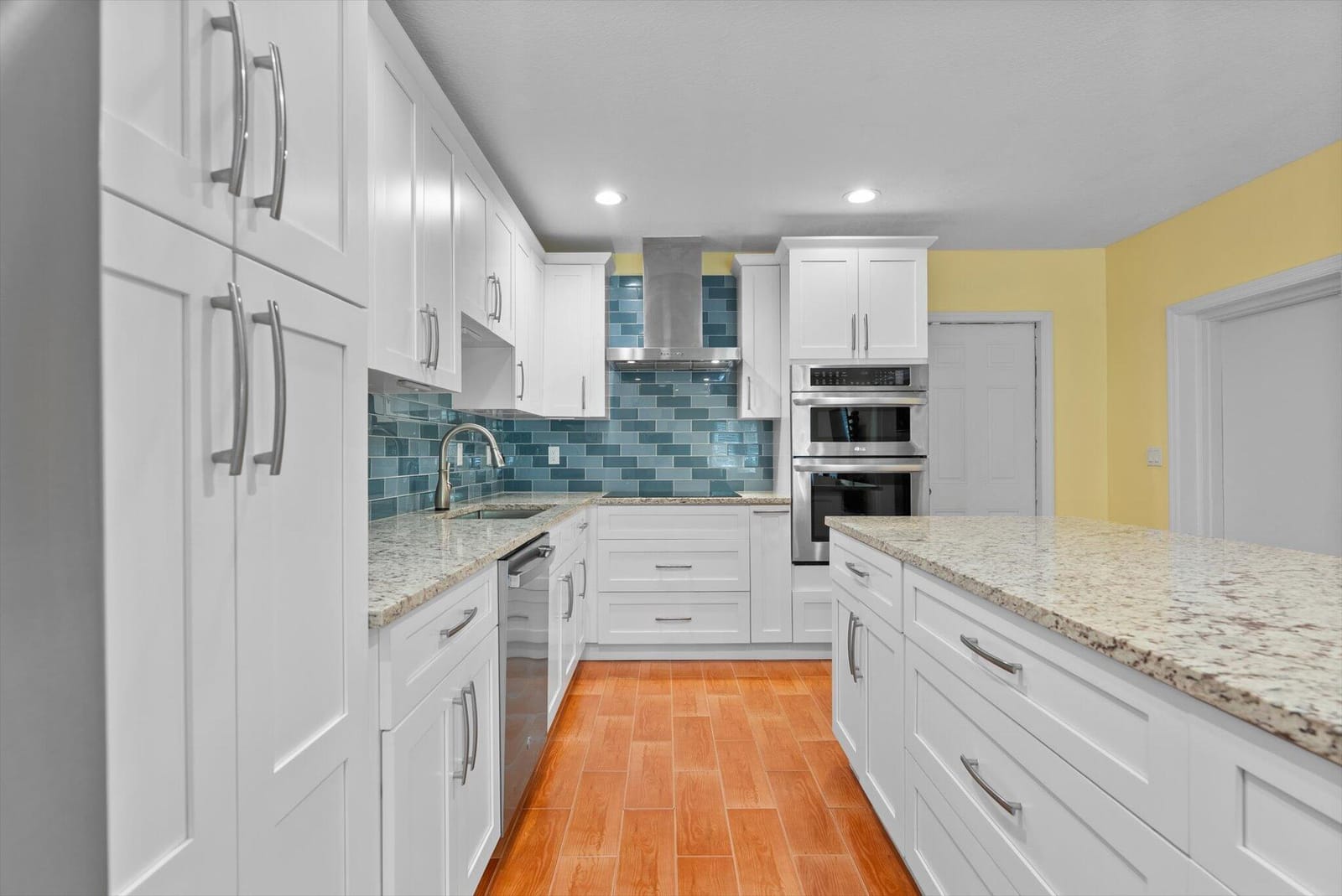 320 Summa Street — photo 10