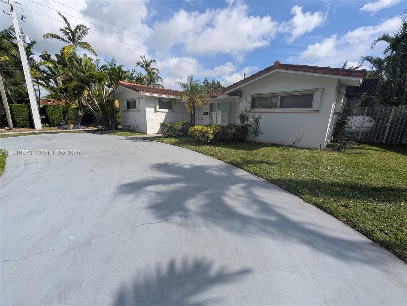 2003 N 45th Avenue, Hollywood, FL 33021