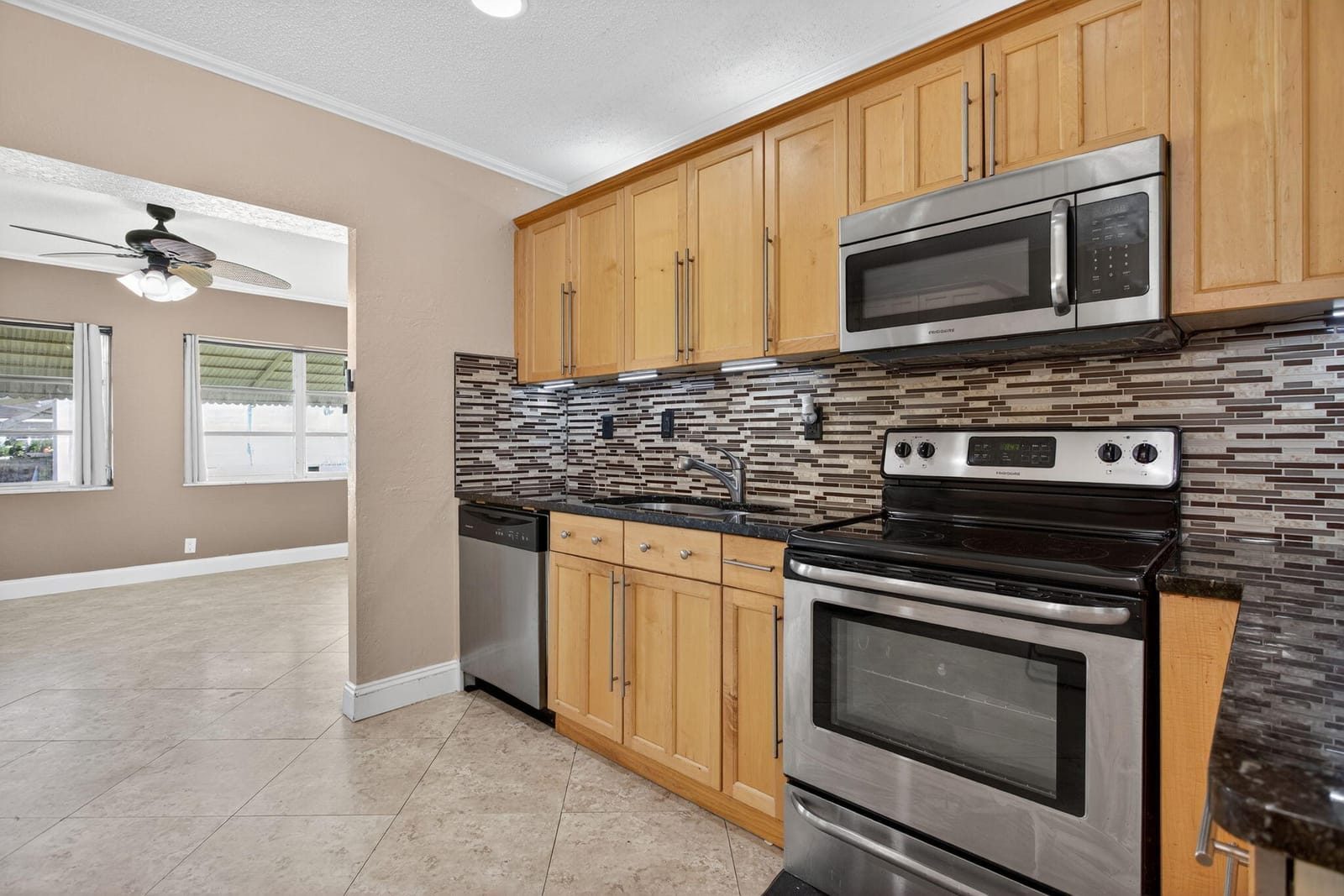 6725 NW 61st Street — photo 11