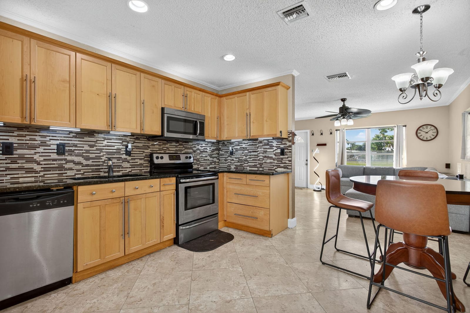 6725 NW 61st Street — photo 10