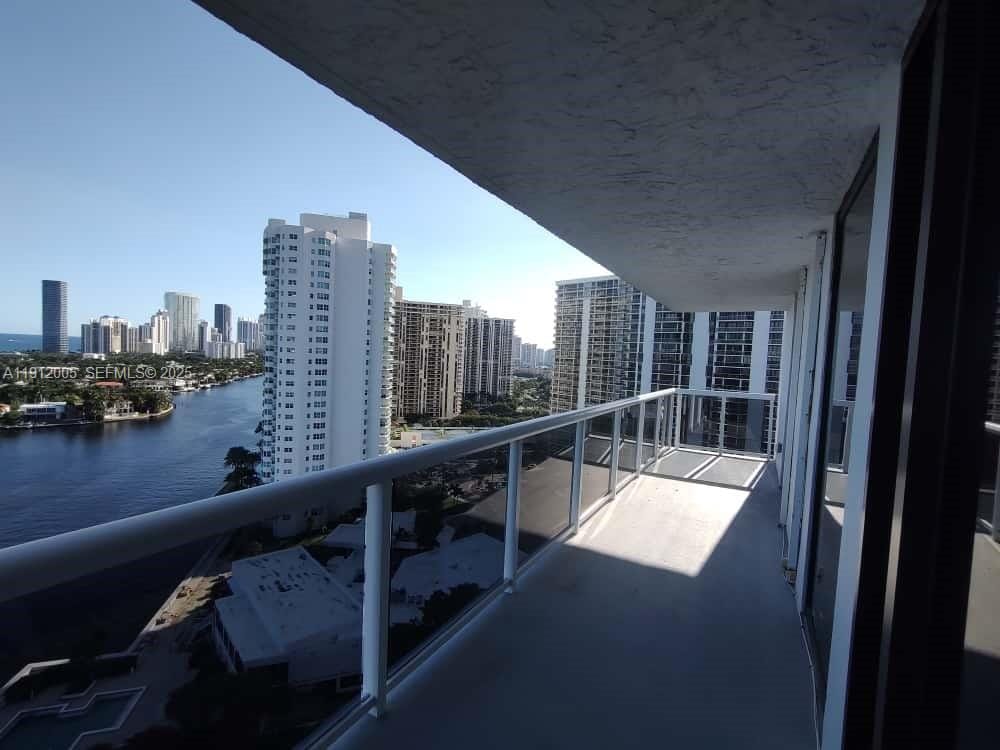 20515 E Country Club Drive 2047, Aventura, FL 33180 photo 14