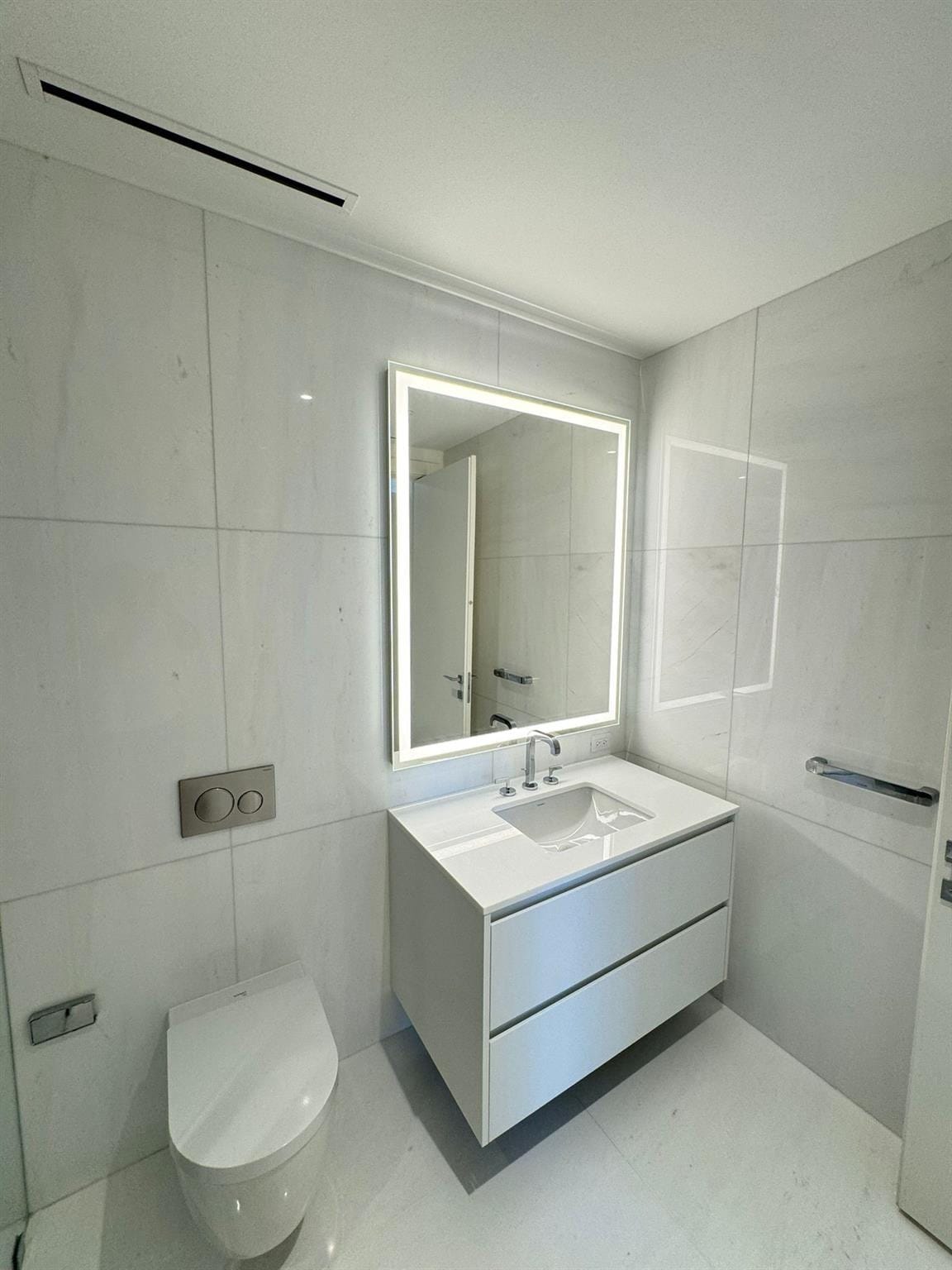 300 Biscayne Blvd Way 2508, Miami, FL 33131 photo 25