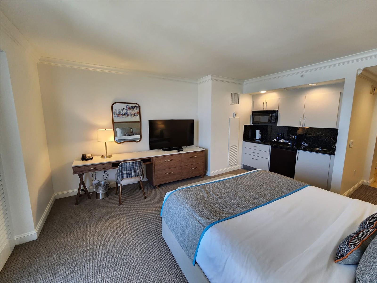 601 N Ft Lauderdale Bch Boulevard 1116 — photo 2