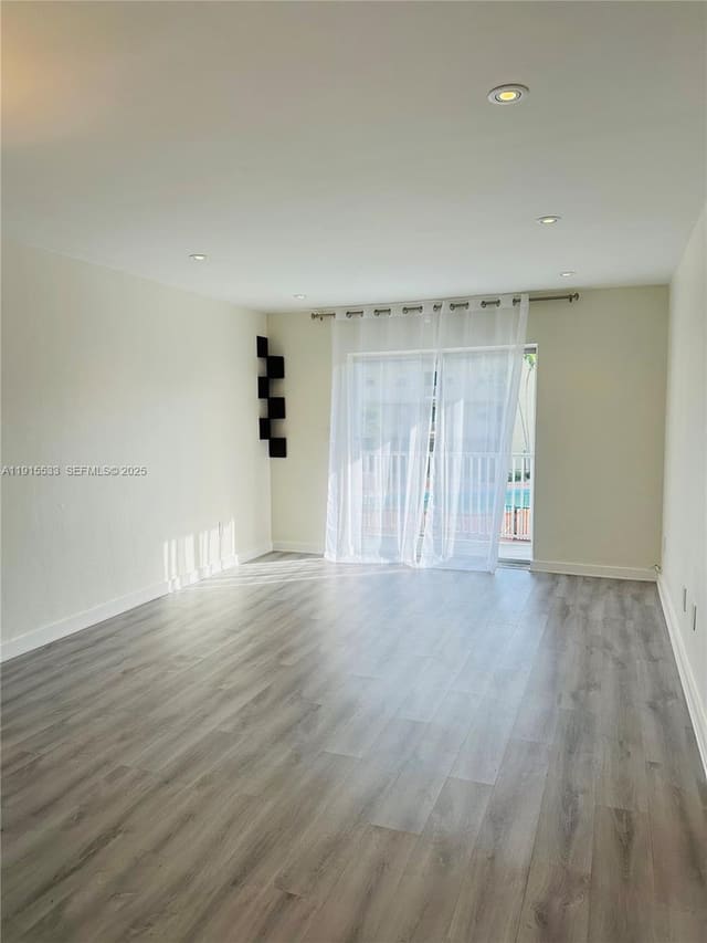 7505 SW 82nd Street 211, sold in Dadeland Park, Miami, FL