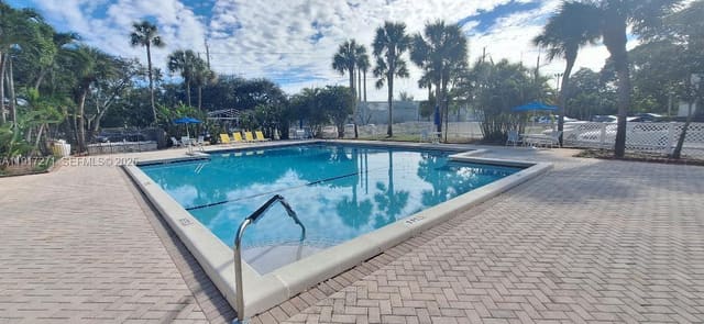 5530 NW 44th Street 113C, Lauderhill, FL 33319