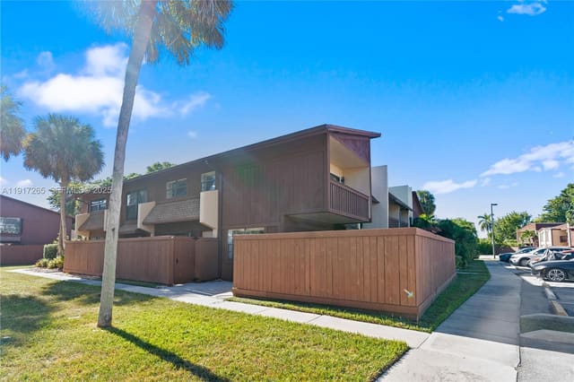6241 SW 116th Place B, sold in Snapper Village Condo Pha, Miami, FL