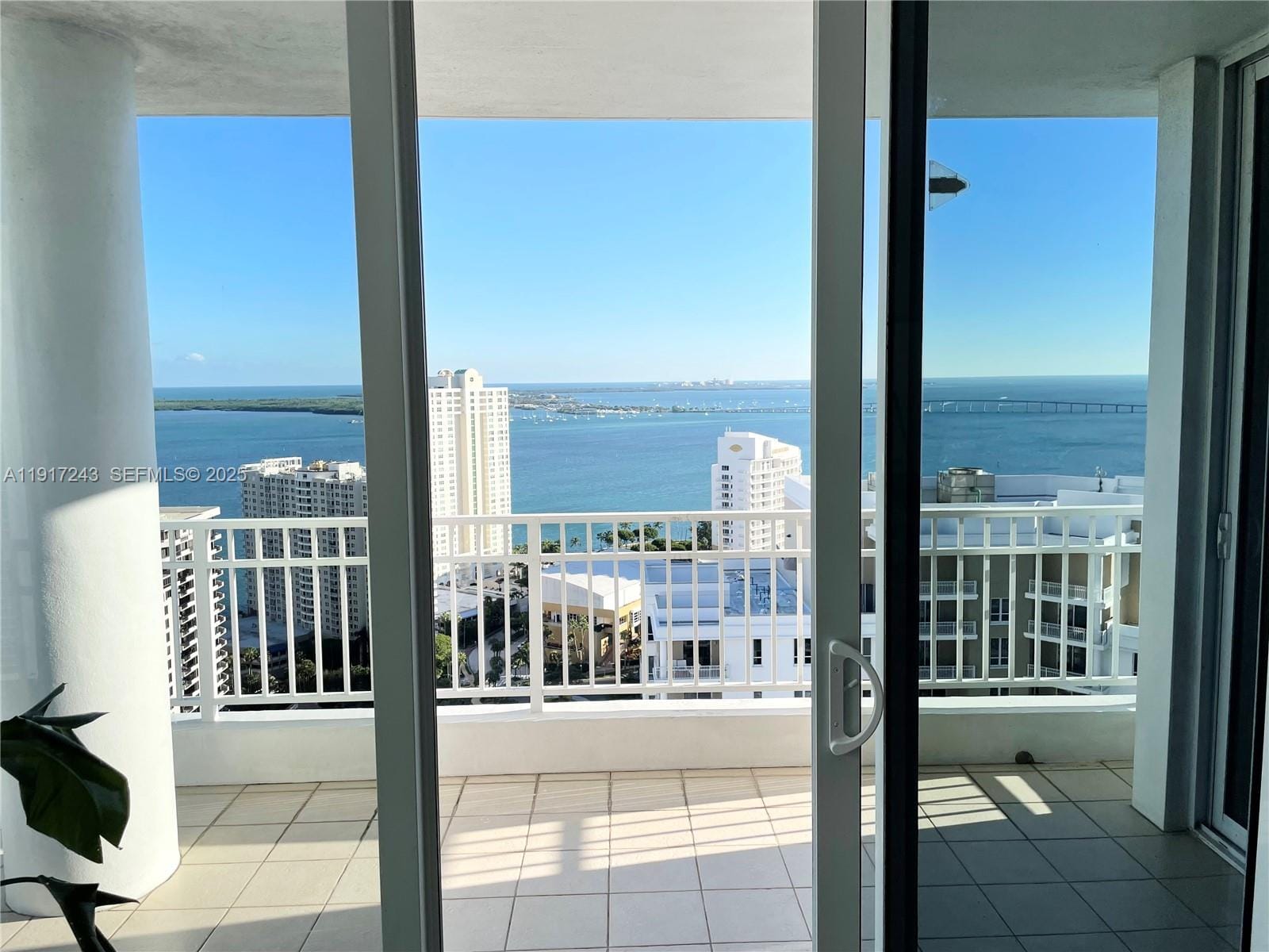 801 Brickell Key Boulevard 3211, Miami, FL 33131 photo 4