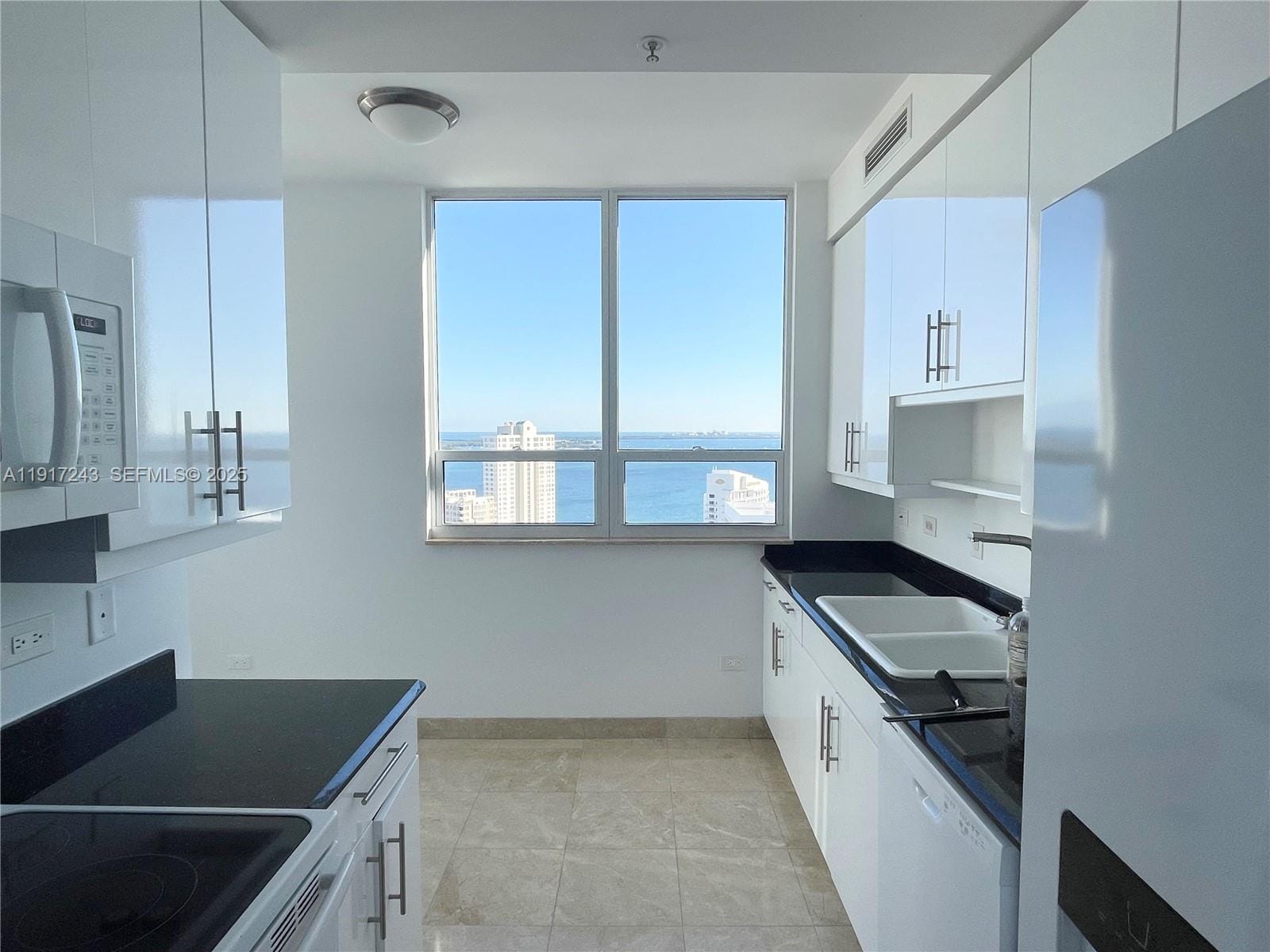 801 Brickell Key Boulevard 3211, Miami, FL 33131 photo 8