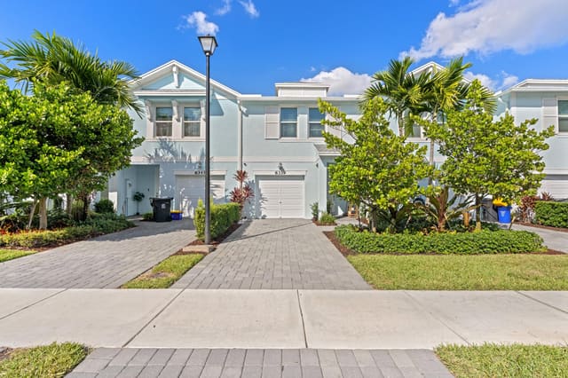 6339 Sailpointe Lane, sold in Catalina Townhomes, West Palm Beach, FL