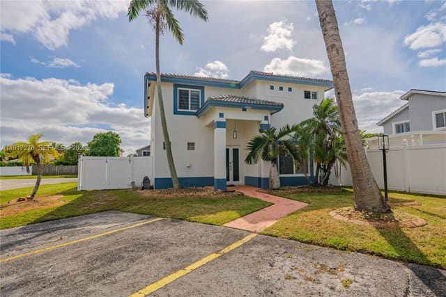 18662 NW 56th Avenue, sold in Monterrey 6th, Miami Gardens, FL