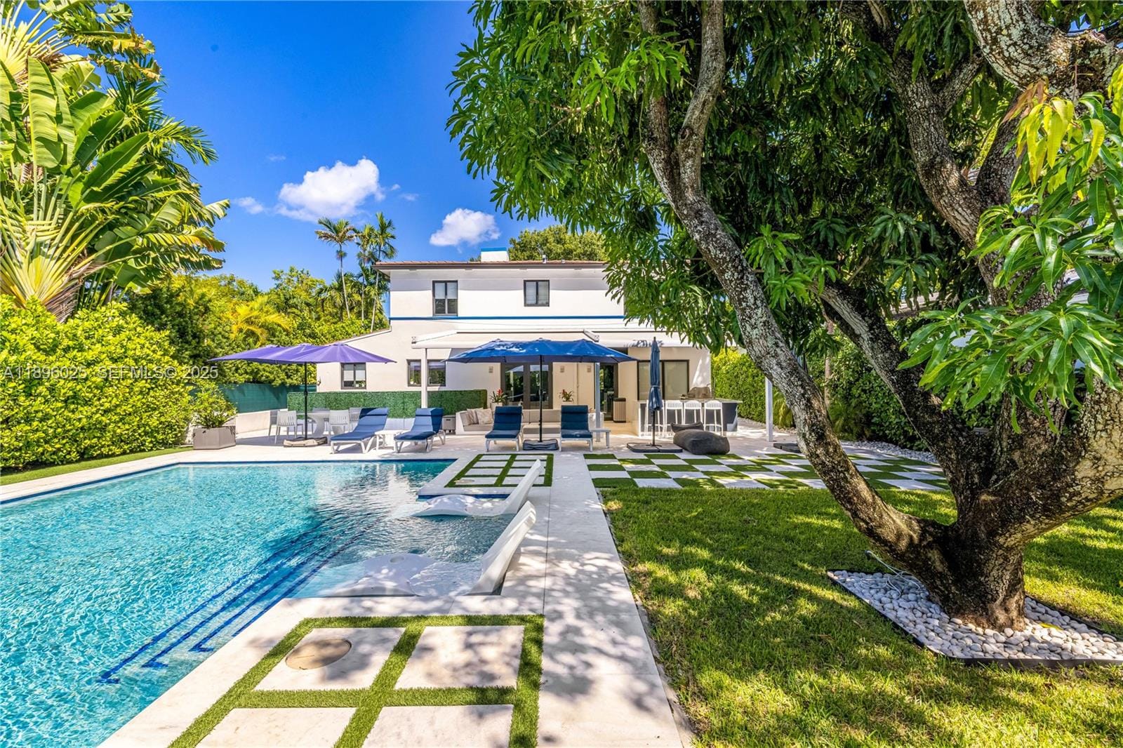 6166 Pine Tree Drive, Miami Beach, FL 33140 photo 16