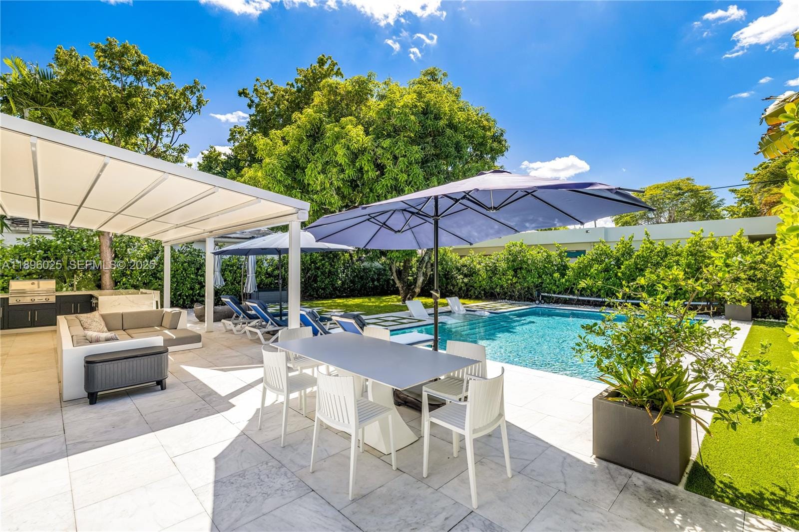 6166 Pine Tree Drive, Miami Beach, FL 33140 photo 3