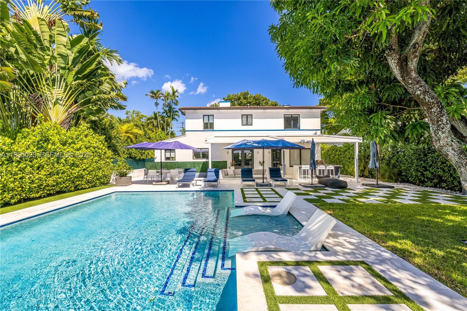 6166 Pine Tree Drive, Miami Beach, FL 33140
